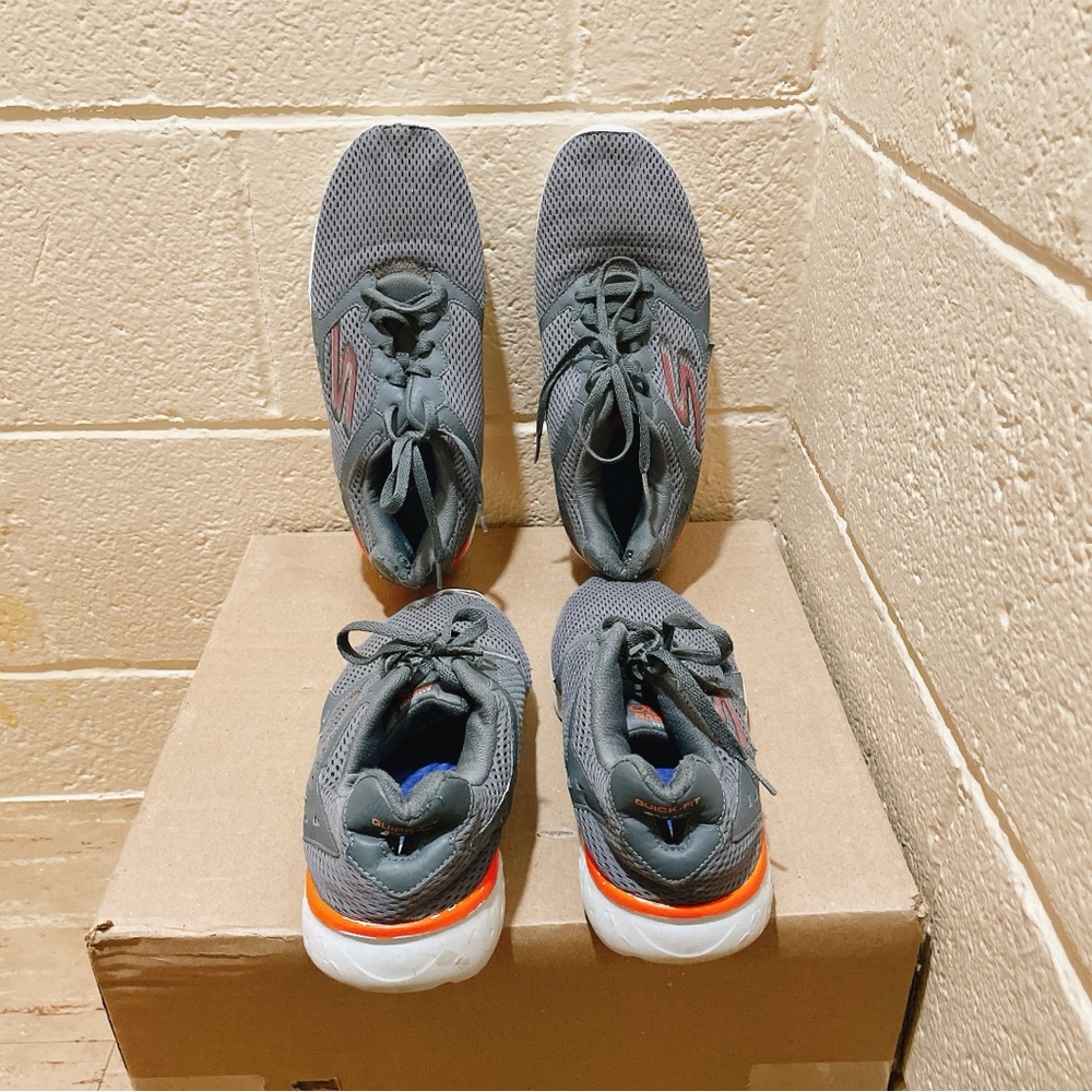 2 pairs of Men Skechers Size 9 shoes Bundle